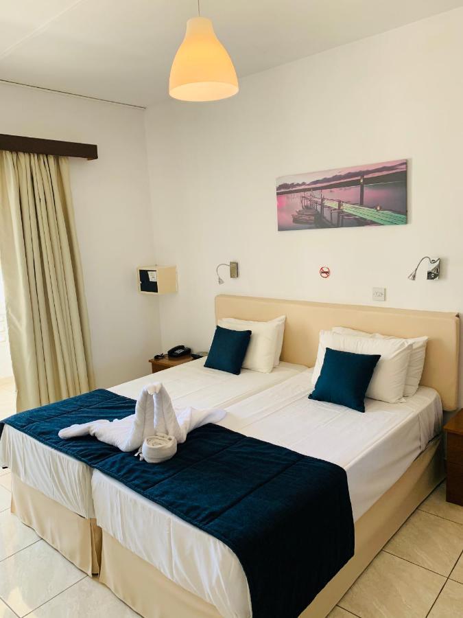 Kefalonitis Hotel Apartments Paphos Bagian luar foto