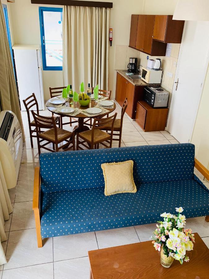 Kefalonitis Hotel Apartments Paphos Bagian luar foto
