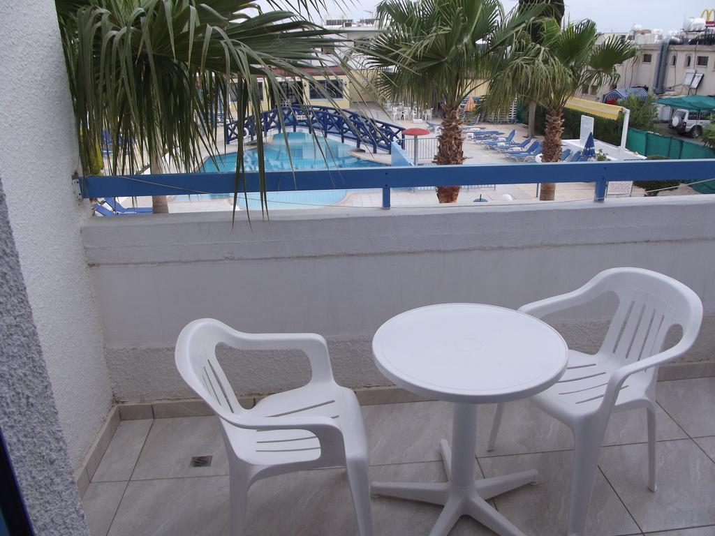 Kefalonitis Hotel Apartments Paphos Bagian luar foto