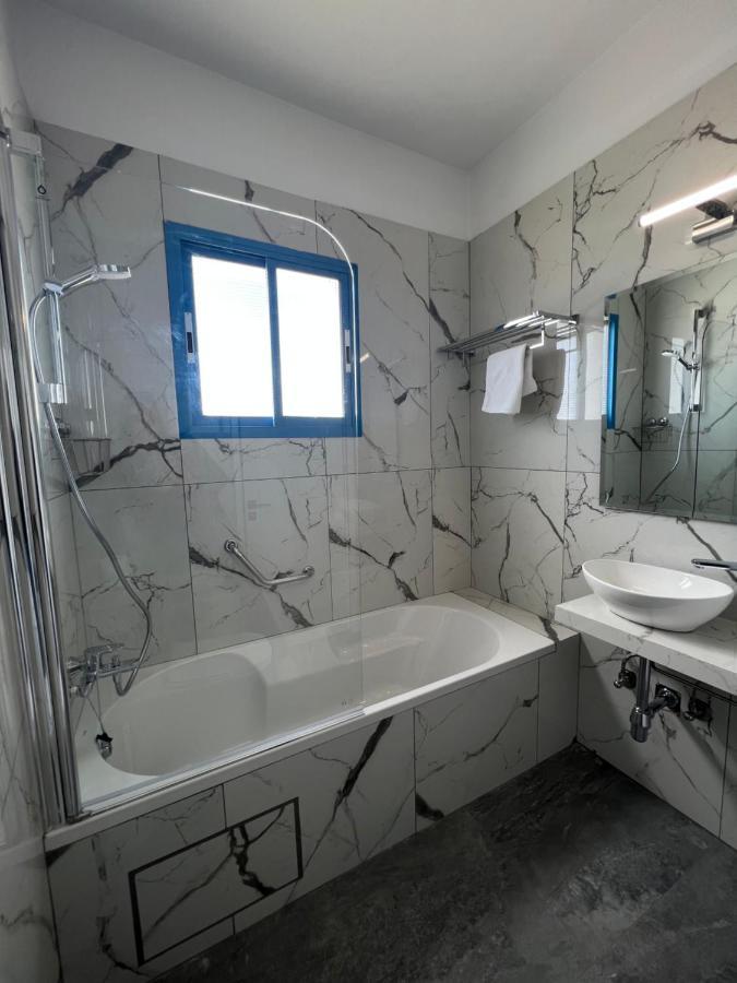 Kefalonitis Hotel Apartments Paphos Bagian luar foto