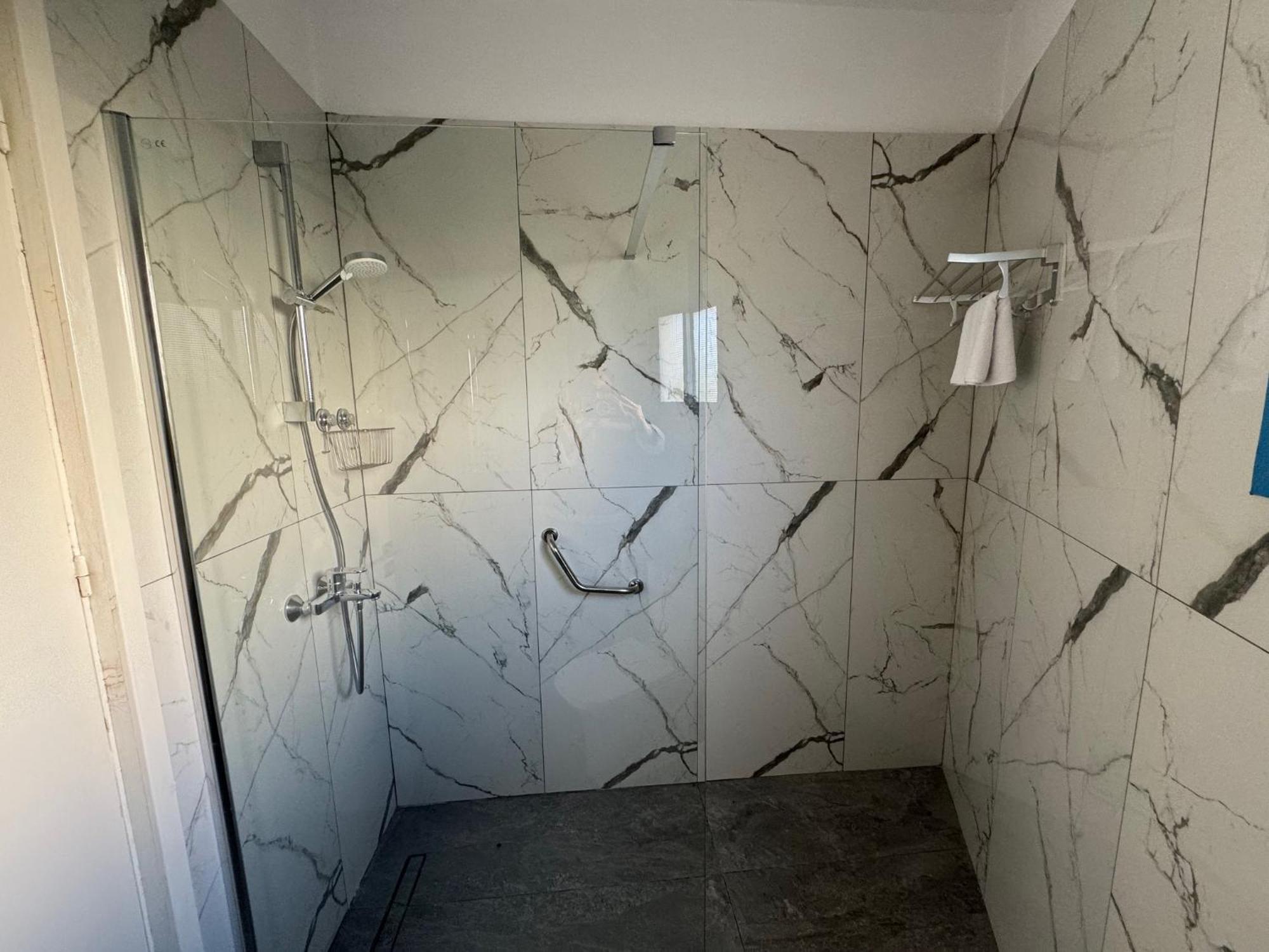 Kefalonitis Hotel Apartments Paphos Bagian luar foto