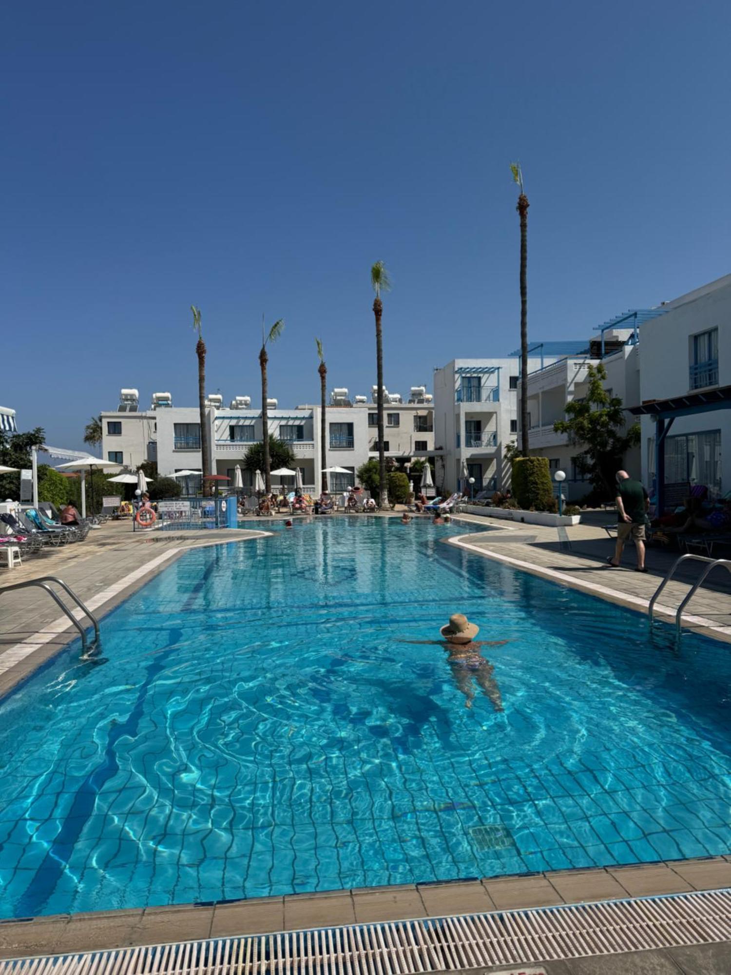 Kefalonitis Hotel Apartments Paphos Bagian luar foto
