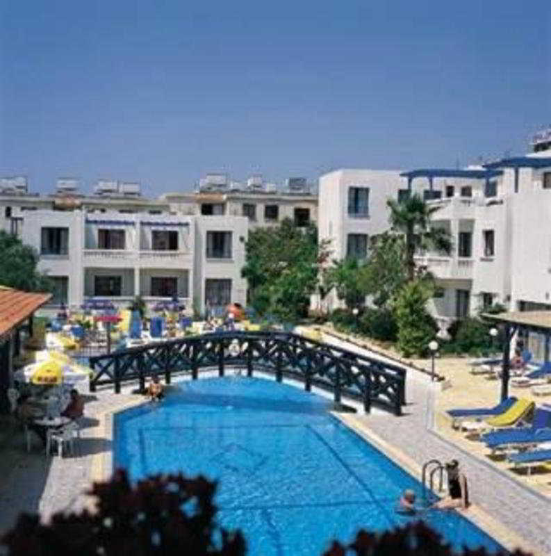Kefalonitis Hotel Apartments Paphos Bagian luar foto