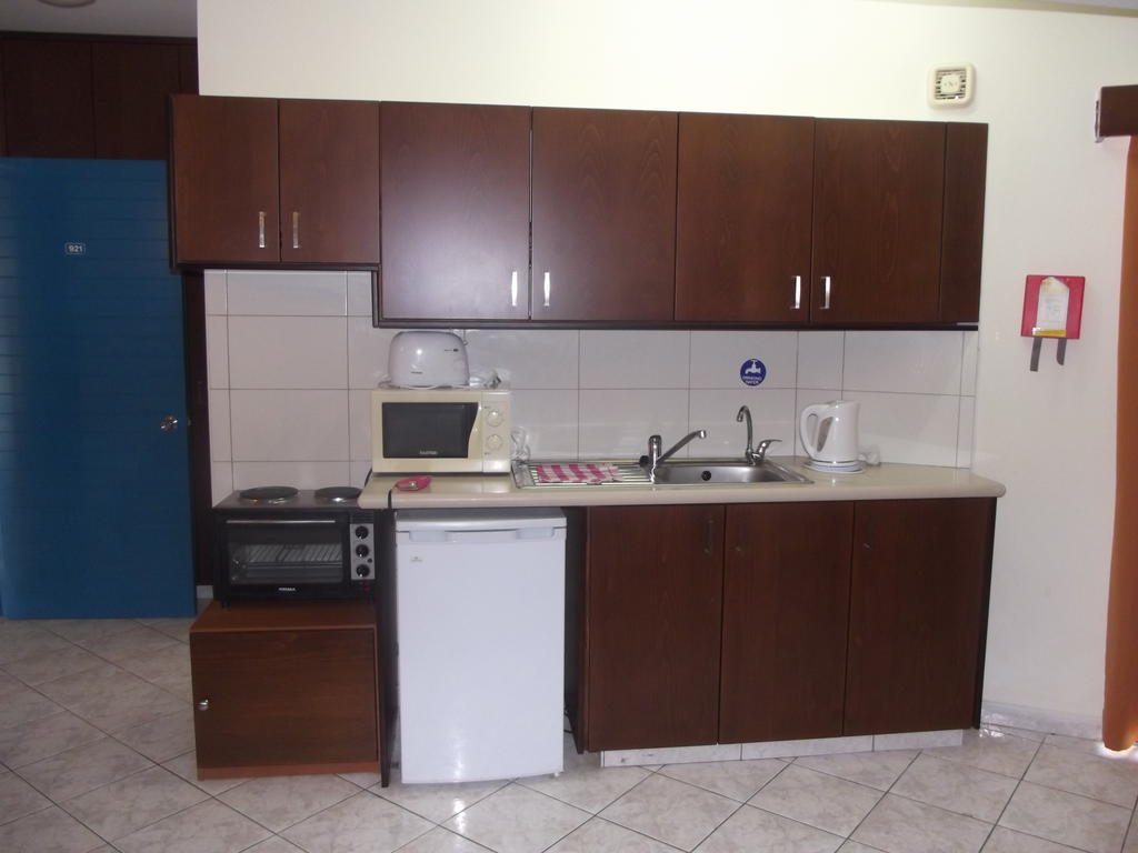 Kefalonitis Hotel Apartments Paphos Ruang foto