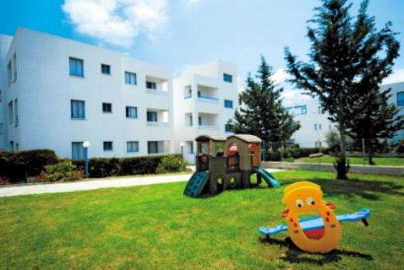 Kefalonitis Hotel Apartments Paphos Bagian luar foto